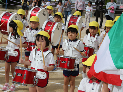 運動会　さつまいも掘り